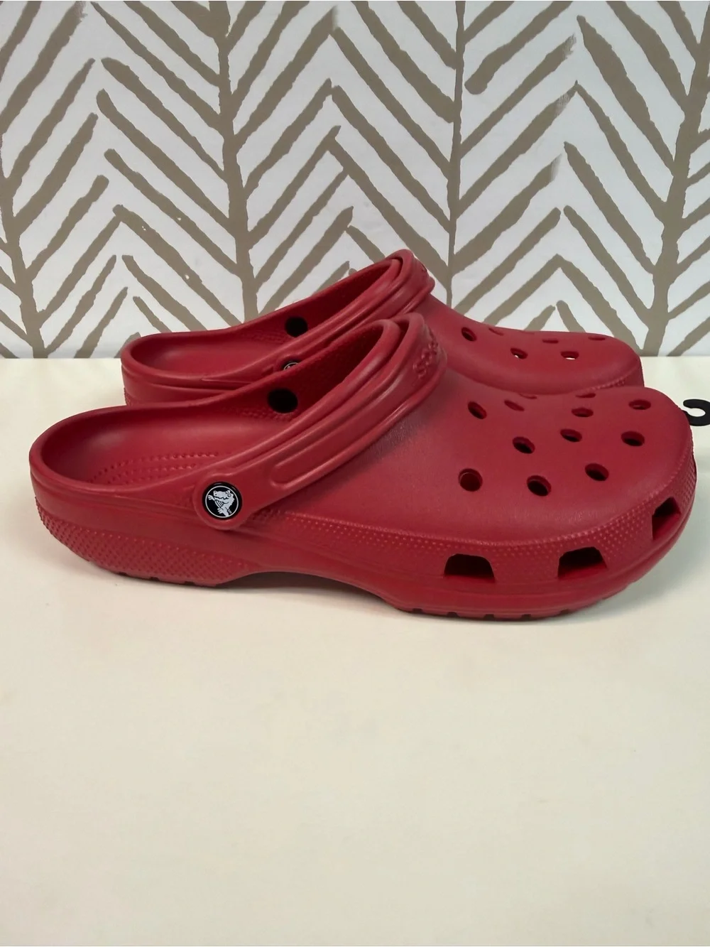 NWT Men’s Crocs Classic in Color Pepper Roomy Fit Size 13
